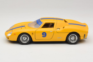 Ferrari 250 LM #9 Jaune 1965 Bburago 1:18 3033-Y1 Métal Moulé — image 4 sur 8