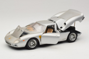 Ferrari 250 LM Argent Bburago 1:18 3033-S1 Métal Moulé — image 2 sur 8