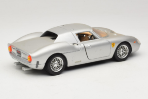 Ferrari 250 LM Argent Bburago 1:18 3033-S1 Métal Moulé — image 3 sur 8