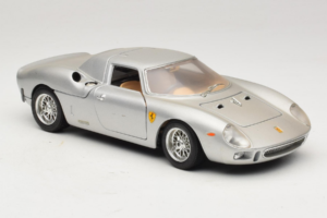 Ferrari 250 LM Argent Bburago 1:18 3033-S1 Métal Moulé — image 6 sur 8
