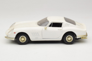 Ferrari 275 GTB/4 Blanc ERTL 1:18 7493 Métal Moulé — image 4 sur 8