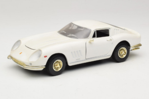 Ferrari 275 GTB/4 Blanc ERTL 1:18 7493 Métal Moulé