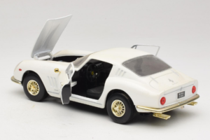 Ferrari 275 GTB/4 Blanc ERTL 1:18 7493 Métal Moulé — image 5 sur 8