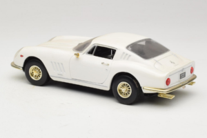 Ferrari 275 GTB/4 Blanc ERTL 1:18 7493 Métal Moulé — image 7 sur 8
