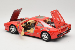 Ferrari 288 GTO #1 Rouge 1984 Bburago 1:18 3027-P3 Métal Moulé — image 5 sur 8