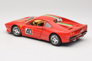 Ferrari 288 GTO #40 Rouge Drapeau Italien 1984 Bburago 1:18 3027-P1 Métal Moulé — image 7 sur 8