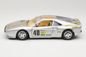Ferrari 288 GTO #40 Argent 1984 Bburago 1:18 3027-S1 Métal Moulé — image 4 sur 8