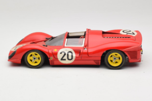 Ferrari 330 P4 #20 Rouge 1967 Revell 1:18 48822-P1 Métal Moulé — image 4 sur 8