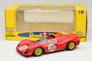 Ferrari 330 P4 #20 Rouge 1967 Revell 1:18 48822-P1 Métal Moulé — image 8 sur 8