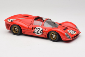 Ferrari 330 P4 #224 Rouge 1967 Revell 1:18 48825-P2 Métal Moulé — image 5 sur 7