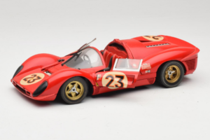Ferrari 330 P4 #23 L. Bandini / C. Amon 24 Hours of Daytona Winner 1967 Revell 1:18 48833 Métal Moulé — image 2 sur 8