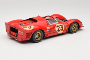 Ferrari 330 P4 #23 L. Bandini / C. Amon 24 Hours of Daytona Winner 1967 Revell 1:18 48833 Métal Moulé — image 3 sur 8