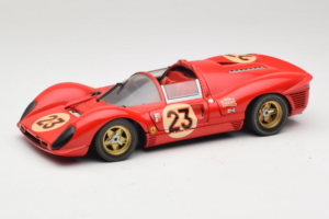 Ferrari 330 P4 #23 L. Bandini / C. Amon 24 Hours of Daytona Winner 1967 Revell 1:18 48833 Métal Moulé