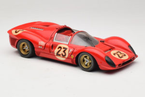 Ferrari 330 P4 #23 L. Bandini / C. Amon 24 Hours of Daytona Winner 1967 Revell 1:18 48833 Métal Moulé — image 6 sur 8