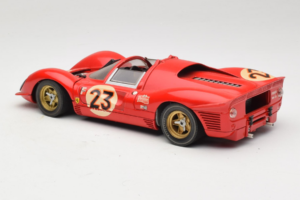 Ferrari 330 P4 #23 L. Bandini / C. Amon 24 Hours of Daytona Winner 1967 Revell 1:18 48833 Métal Moulé — image 7 sur 8