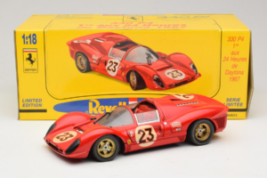 Ferrari 330 P4 #23 L. Bandini / C. Amon 24 Hours of Daytona Winner 1967 Revell 1:18 48833 Métal Moulé — image 8 sur 8