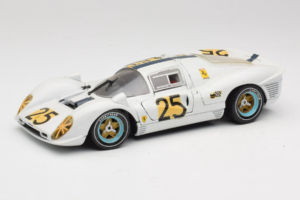Ferrari 330 P4 #25 Blanc Revell 1:18 48845 Métal Moulé