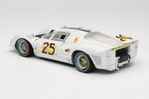 Ferrari 330 P4 #25 Blanc Revell 1:18 48845 Métal Moulé — image 7 sur 8