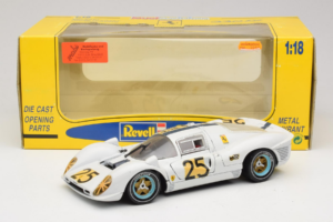 Ferrari 330 P4 #25 Blanc Revell 1:18 48845 Métal Moulé — image 8 sur 8