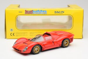 Ferrari 330 P4 Rouge 1967 Revell 1:18 48822 Métal Moulé — image 8 sur 8