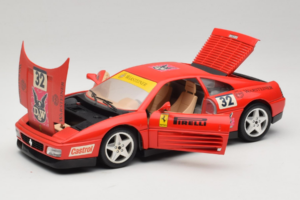 Ferrari 348 TB #32 Pirelli Rouge 1989 Bburago 1:18 3039-P1 Métal Moulé — image 2 sur 8