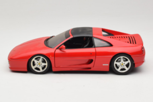 Ferrari F355 GTS Rouge UT Models 1:18 22111 Métal Moulé — image 4 sur 8