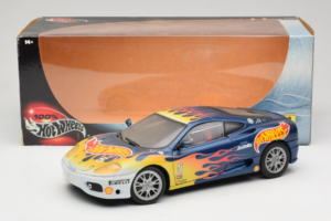 Ferrari 360 Modena Challenge #5 Hot Wheels Purple Fire Livery 1999 Bburago 1:18 29619 Métal Moulé — image 8 sur 8