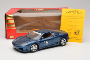 Ferrari 360 Modena #15 Édition Limitée Bleu Métallique Bburago 1:18 3358-F1 Métal Moulé — image 8 sur 8