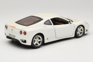 Ferrari 360 Modena Blanc Bburago 1:18 3368-W1 Métal Moulé — image 3 sur 8