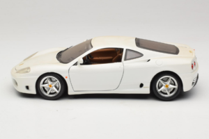 Ferrari 360 Modena Blanc Bburago 1:18 3368-W1 Métal Moulé — image 4 sur 8