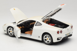 Ferrari 360 Modena Blanc Bburago 1:18 3368-W1 Métal Moulé — image 5 sur 8
