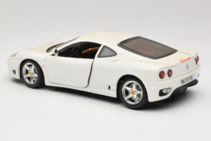 Ferrari 360 Modena Blanc Bburago 1:18 3368-W1 Métal Moulé — image 7 sur 8