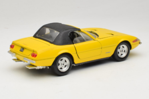 Ferrari 365 GTS/4 Daytona Cabriolet Jaune Techno Giodi 1:18 740028 Métal Moulé — image 3 sur 8