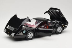 Ferrari 365 GT4/BB Noir Kyosho 1:18 08173K Métal Moulé — image 2 sur 8