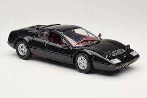 Ferrari 365 GT4/BB Noir Kyosho 1:18 08173K Métal Moulé — image 6 sur 8