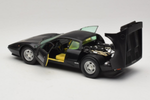 Ferrari 365 GT4 BB Noir Chrono 1:18 CH002 Métal Moulé — image 5 sur 8