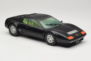 Ferrari 365 GT4 BB Noir Chrono 1:18 CH002 Métal Moulé — image 6 sur 8