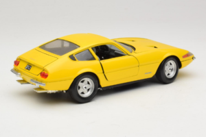 Ferrari 365 GTB/4 Daytona Jaune Techno Giodi 1:18 40011-Y1 Métal Moulé — image 2 sur 7