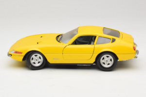 Ferrari 365 GTB/4 Daytona Jaune Techno Giodi 1:18 40011-Y1 Métal Moulé — image 3 sur 7