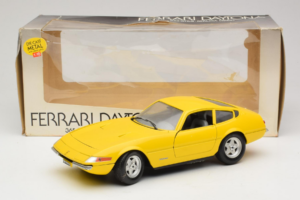 Ferrari 365 GTB/4 Daytona Jaune Techno Giodi 1:18 40011-Y1 Métal Moulé — image 7 sur 7
