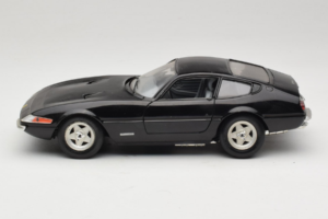 Ferrari 365 GTB/4 Daytona Noir Techno Giodi 1:18 40011-B2 Métal Moulé — image 4 sur 8