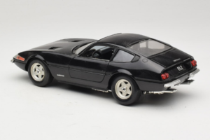 Ferrari 365 GTB/4 Daytona Noir Techno Giodi 1:18 40011-B2 Métal Moulé — image 7 sur 8
