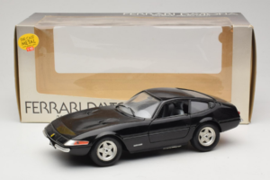 Ferrari 365 GTB/4 Daytona Noir Techno Giodi 1:18 40011-B2 Métal Moulé — image 8 sur 8