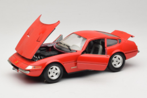 Ferrari 365 GTB/4 Daytona Rouge Techno Giodi 1:18 40011-P2 Métal Moulé — image 2 sur 8