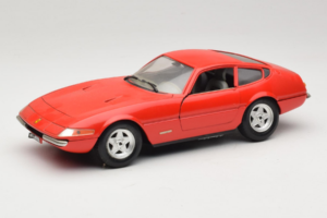Ferrari 365 GTB/4 Daytona Rouge Techno Giodi 1:18 40011-P2 Métal Moulé