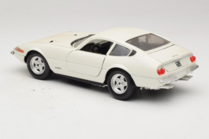 Ferrari 365 GTB/4 Daytona Berlina Blanc Techno Giodi 1:18 74007 Métal Moulé — image 7 sur 8