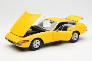 Ferrari 365 GTB/4 Daytona Jaune Kyosho 1:18 08162Y Métal Moulé — image 2 sur 8