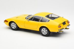 Ferrari 365 GTB/4 Daytona Jaune Kyosho 1:18 08162Y Métal Moulé — image 7 sur 8