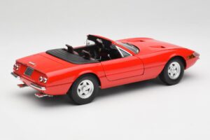 Ferrari 365 GTS Rouge Solido 1:18 8017 Métal Moulé — image 3 sur 8