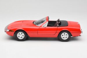 Ferrari 365 GTS Rouge Solido 1:18 8017 Métal Moulé — image 4 sur 8